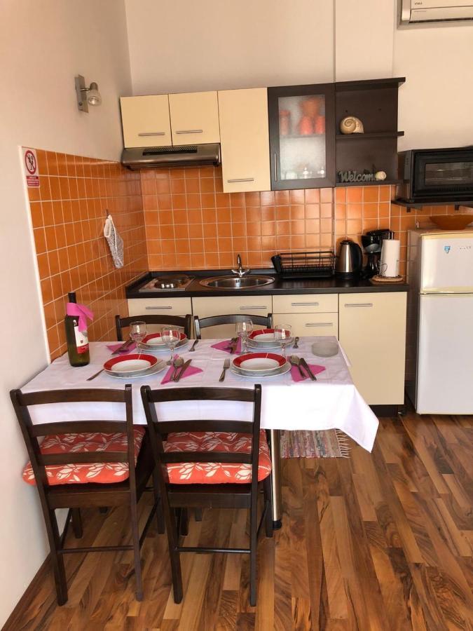 Apartments Rajcic Каштела Экстерьер фото